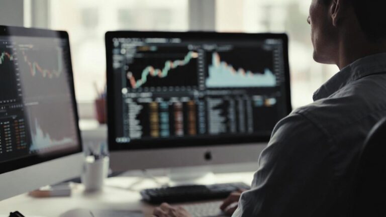 How to Read a Stock Chart for Beginners (Candlesticks, Volume & Trends)